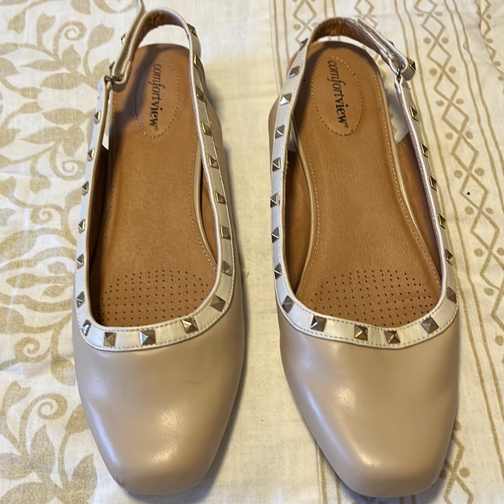 Ladies size 12 slingback,